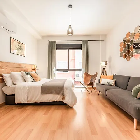 Apartment Industrial In The Center By Rems Malaga